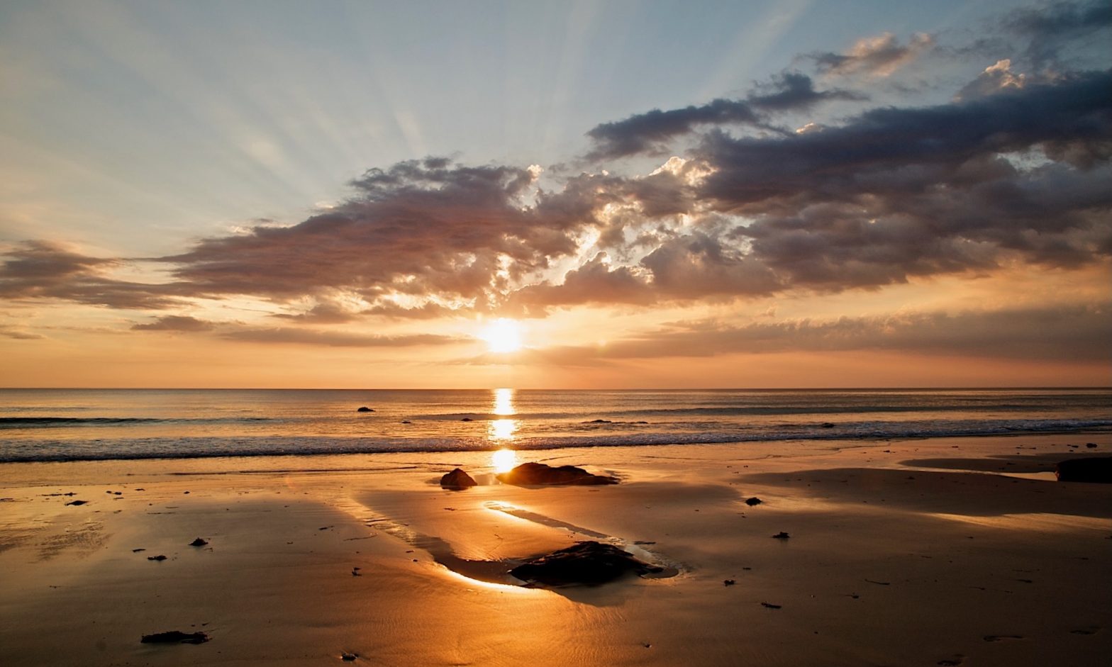 Hypnotherapy for anxiety in Cornwall – retraining the nervous system for calm and relaxation